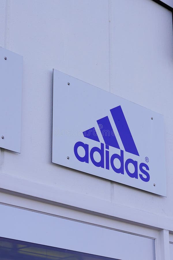 adidas factory merignac