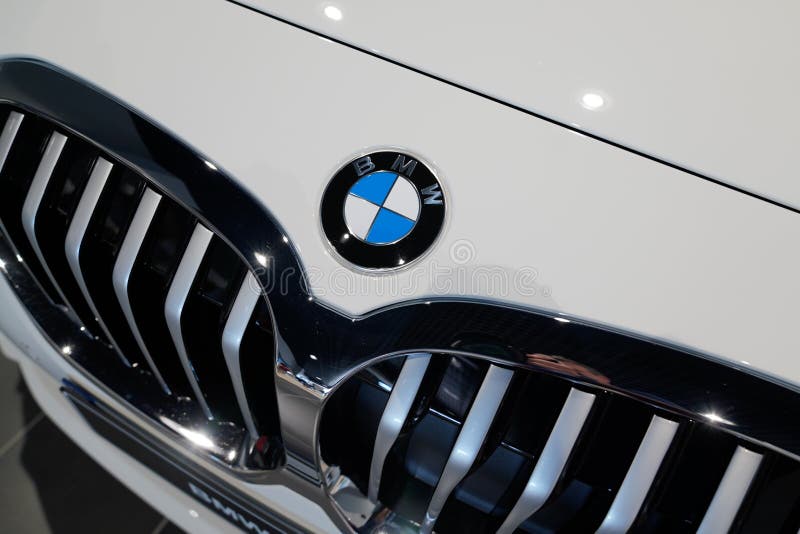 Бордо, Аквитания / Франция - 10 14 2019 : BMW car front logo sign German luxury vehicle motorcycle and engine manufacturing royalty free stock photos