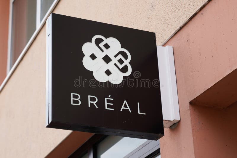 BrÃ©al Sign Shop Logo Front of Tore Clothing Breal Fashion Women ...