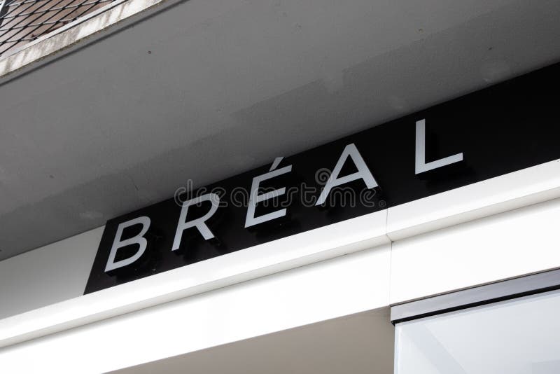 Breal Sign Brand Shop and Text Logo Retailer Facade Store Clothing ...