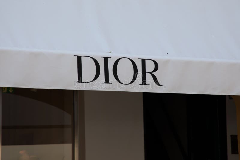 Dior Stock Illustrations – 120 Dior Stock Illustrations, Vectors & Clipart  - Dreamstime