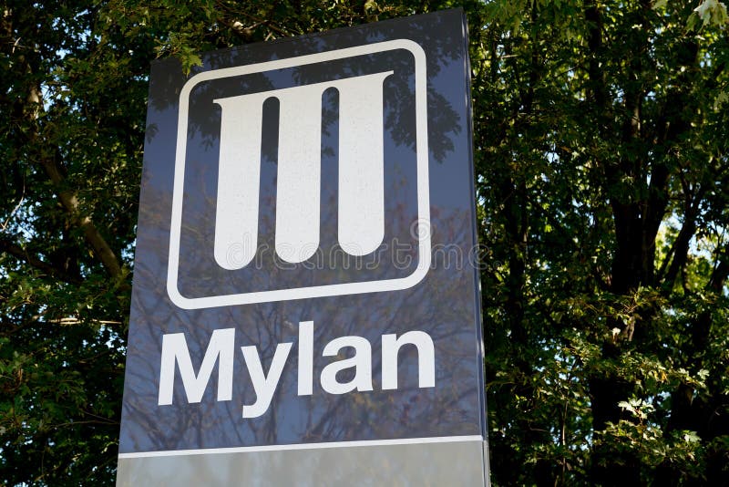 Bordeaux, Aquitaine/France - 10 17 2019 : Företaget Mylan Sign-office-logotyp för farmaceutiska produkter