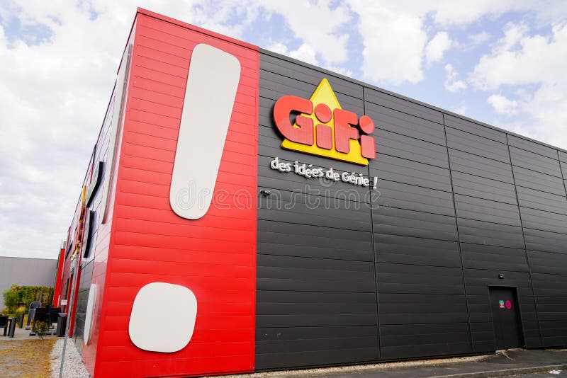 Gifi Logo Sign and Text Brand on Shop French Cheap Store Retail Low