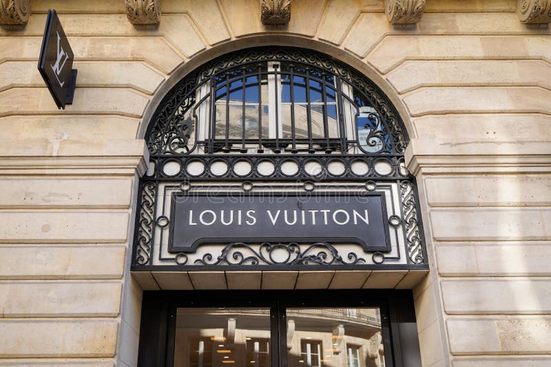 Louis Vuitton inaugure deux ateliers et va en ouvrir deux autres en France  en 2022
