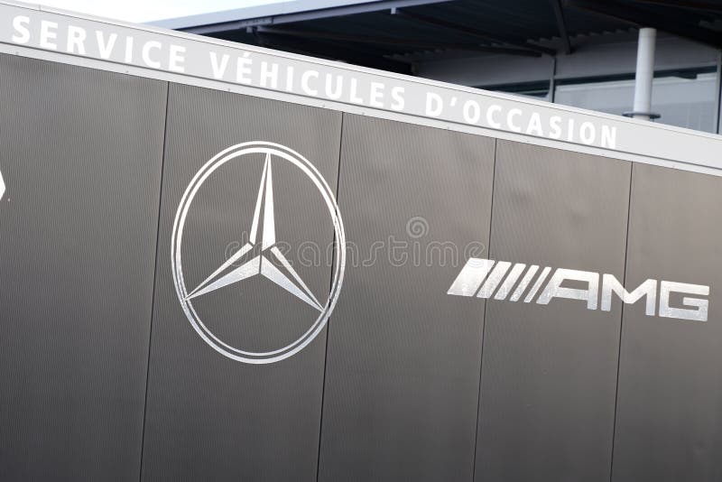 Correspondent Oom of meneer manager Bordeaux , Aquitaine / France - 02 01 2020 : Mercedes-Benz Amg Logo Sign  Shop Automobile Dealership Store Editorial Stock Image - Image of  architecture, german: 171371639