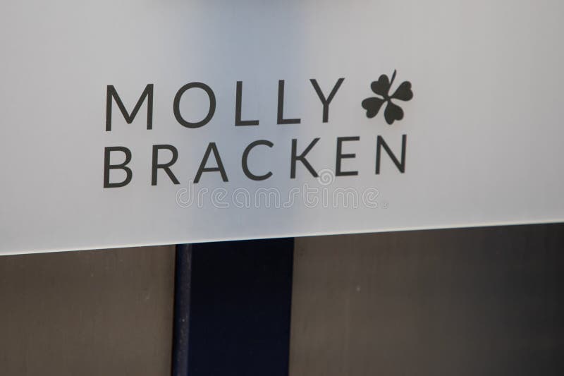 Molly Bracken Logo Sign and Brand Text Facade French Clothing Feminine ...