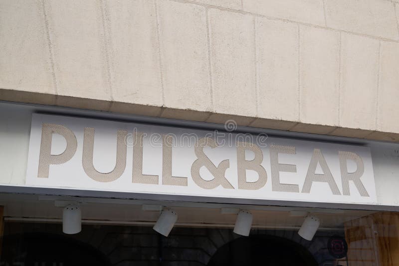 Pull & Bear Logo Brand and Text of Spanish Fashion Clothes Shop Editorial Image - Image of company, clothes: 216300790