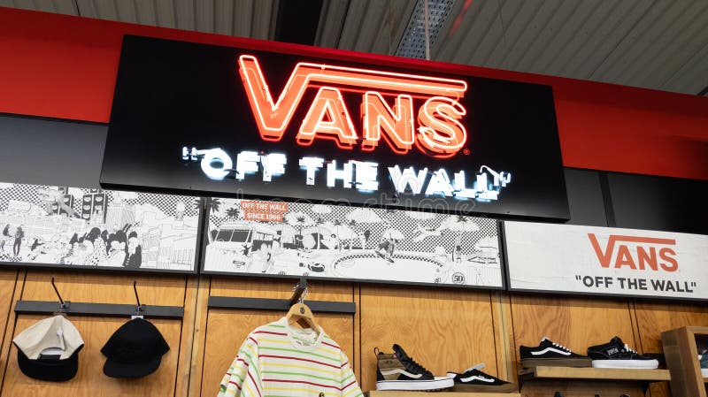 260 Vans Store - Free & Stock Photos from