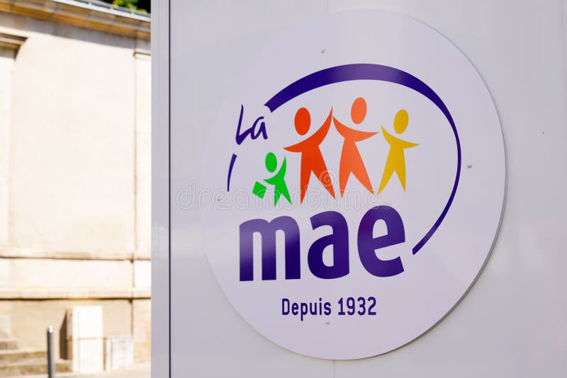 Bordeaux l'Aquitaine France 07 17 2020 : Signe de mutuelle assurance leducation de mae et logo multinationale française