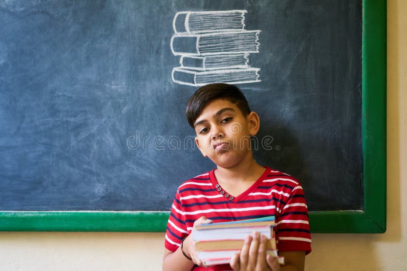 Bored en Gedeprimeerde Jonge School van Studentenwith books at royalty-vrije stock afbeelding Bored en Gedeprimeerde Jonge School van Studentenwith books at royalty-vrije stock afbeelding