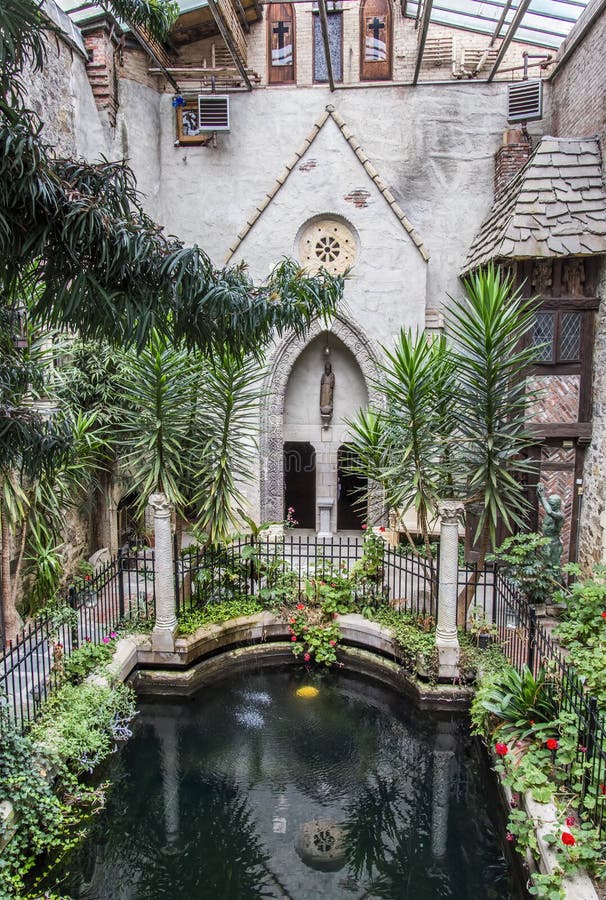 Borggård av Hammond Castle arkivfoton Borggård av Hammond Castle arkivfoton