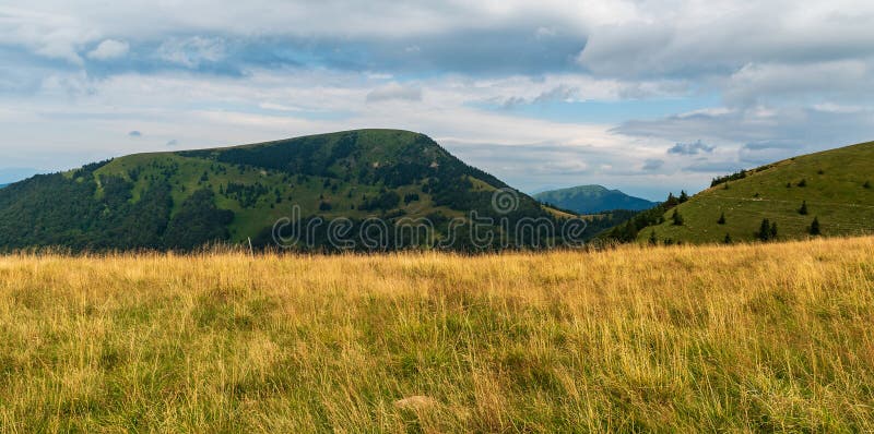 Borišovské a Lysecké vrchy z Chýzok vo Veľkej Fatre na Slovensku