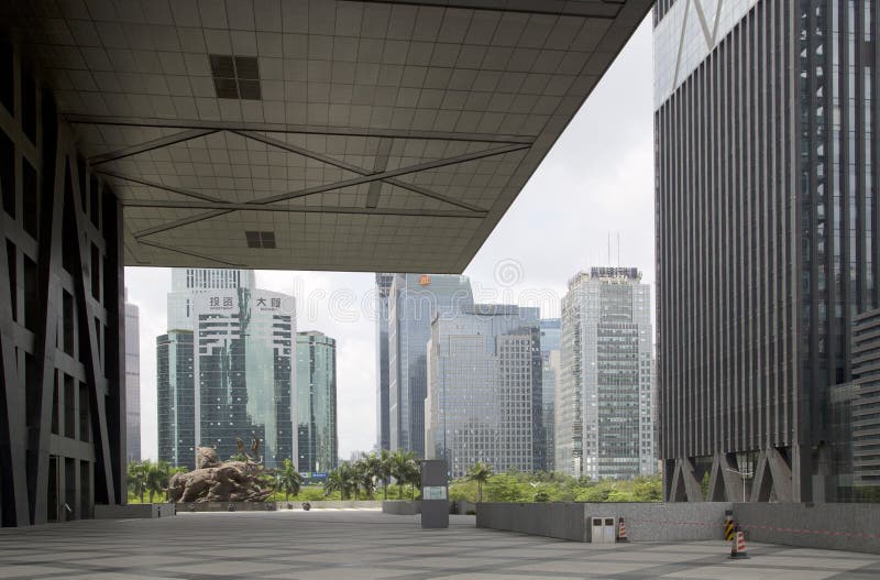 Borsa valori di Shenzhen e costruzioni moderne in Cina fotografia stock libera da diritti Borsa valori di Shenzhen e costruzioni moderne in Cina fotografia stock libera da diritti