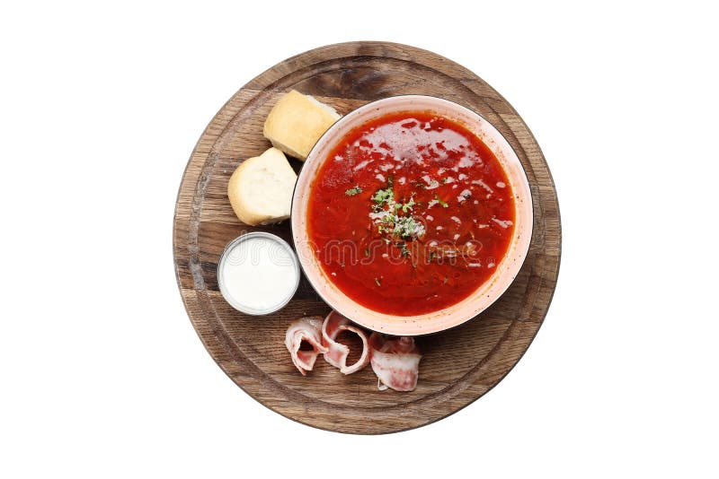 Borsch com bacon e pampushkas em uma placa de madeira isolada em um fundo branco fotos de stock royalty free Borsch com bacon e pampushkas em uma placa de madeira isolada em um fundo branco fotos de stock royalty free
