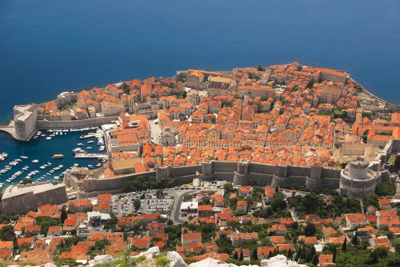 Borstweringen en citadel dubrovnik Kroatië royalty-vrije stock fotografie Borstweringen en citadel dubrovnik Kroatië royalty-vrije stock fotografie