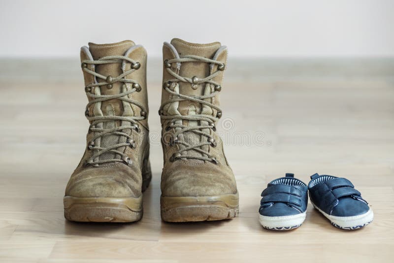 2,137 Bebé Militar Fotos de stock - Fotos libres de regalías de Dreamstime