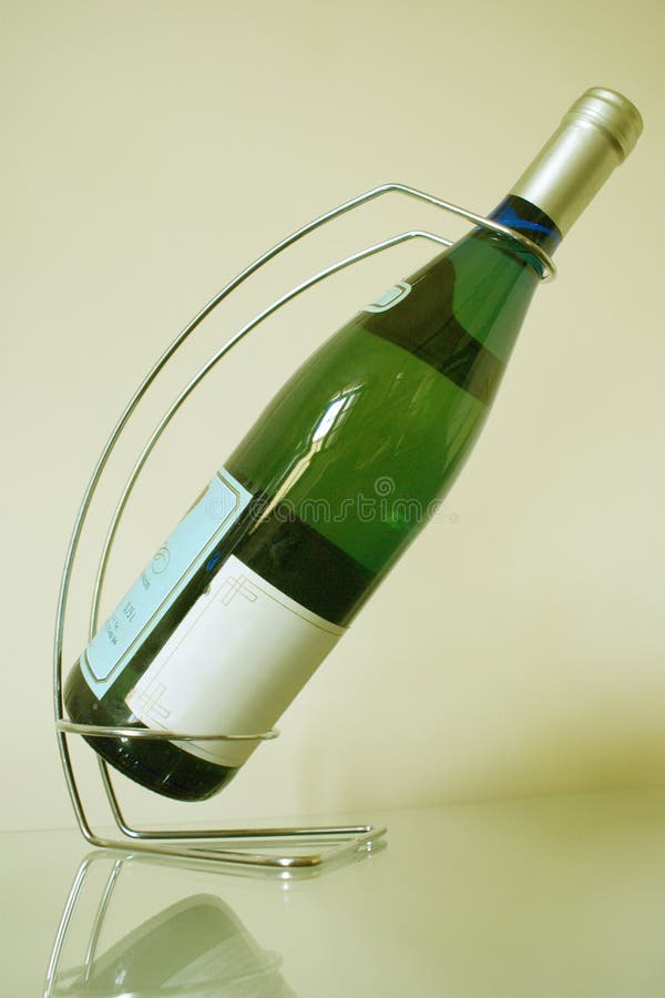 Botella de vino fotografía de archivo libre de regalías Botella de vino fotografía de archivo libre de regalías