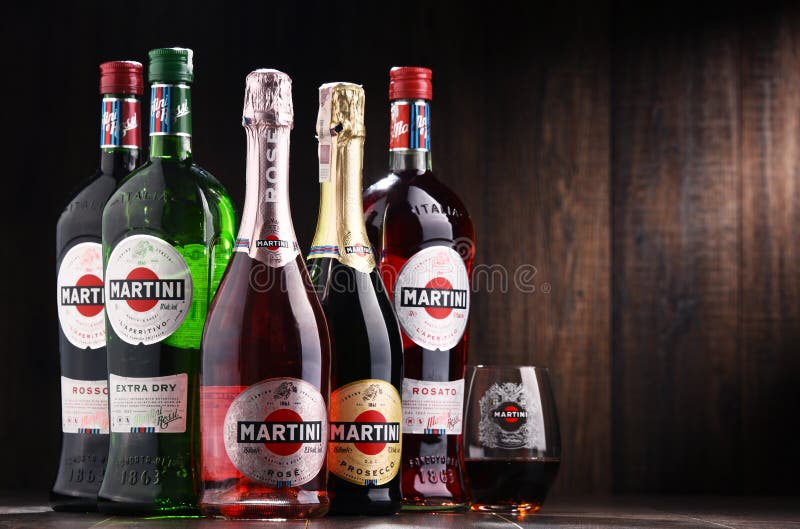 Botellas de Martini, vermú italiano famoso fotografía de archivo Botellas de Martini, vermú italiano famoso fotografía de archivo