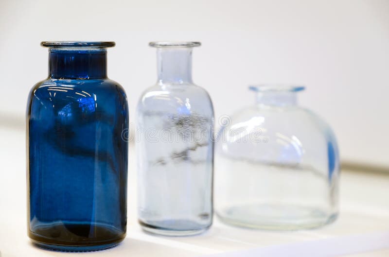 Botellas médicas para la química Cristalería de laboratorio para la industria farmacéutica imagen de archivo Botellas médicas para la química Cristalería de laboratorio para la industria farmacéutica imagen de archivo