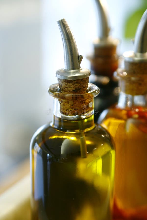 Bottiglia dell'olio di oliva vergine supplementare