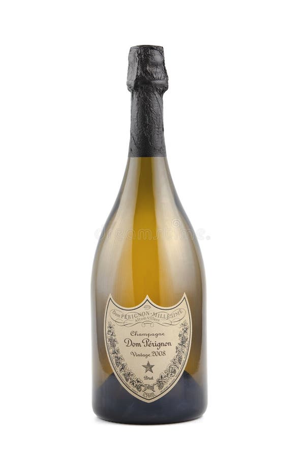 Bottiglia di Champagne Dom Perignon Vintage 2008 su sfondo bianco