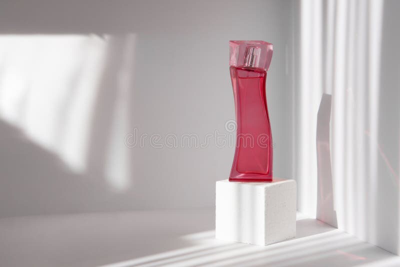 878,659 Perfume Images, Stock Photos, 3D objects, & Vectors