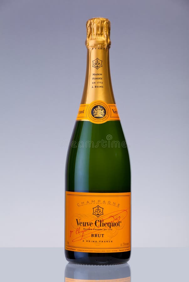 Bag bag produced by Louis Vuitton for champagne Veuve Clicquot Ponsardin  Reims France complete with glass goblets.