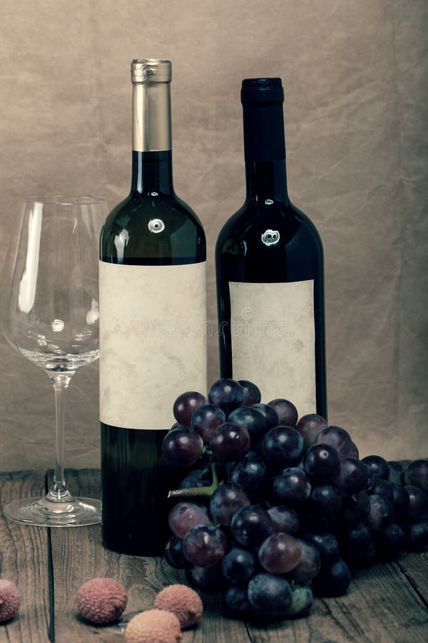 Bottle of vine stock image. Image of shop, vine, cluster 31490371