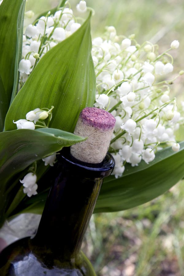 Bottle wine with a cork