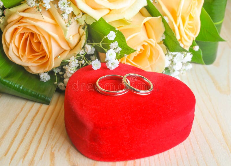Boucles de mariage image libre de droits Boucles de mariage image libre de droits