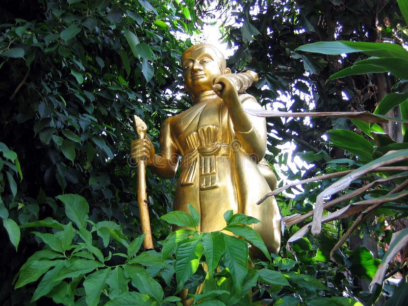 Download Bouddha d'or image stock. Image du thailand, statues, religion - 79763