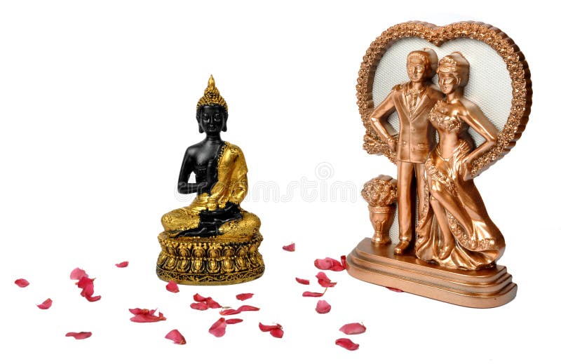 Bouddha de sourire et jeunes couples photo libre de droits Bouddha de sourire et jeunes couples photo libre de droits