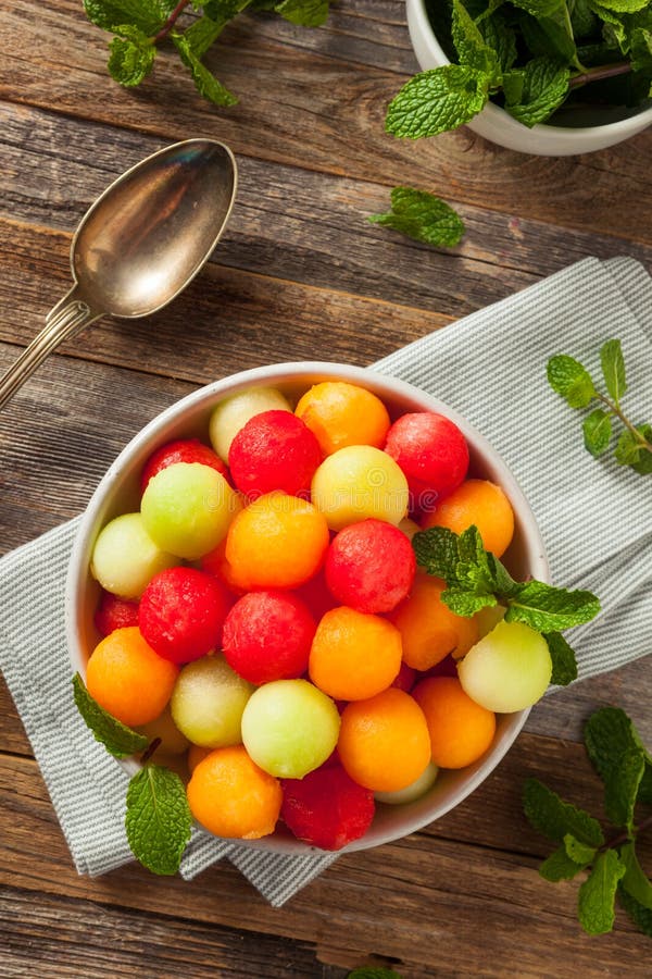 Boules de melon faites maison fraîches