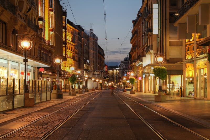 Boulevard a Ginevra, Svizzera immagine stock Boulevard a Ginevra, Svizzera immagine stock