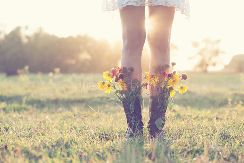 Download Bouquet Créatif Dans Les Bottes Photo stock - Image du hippie, bouquet: 45368458