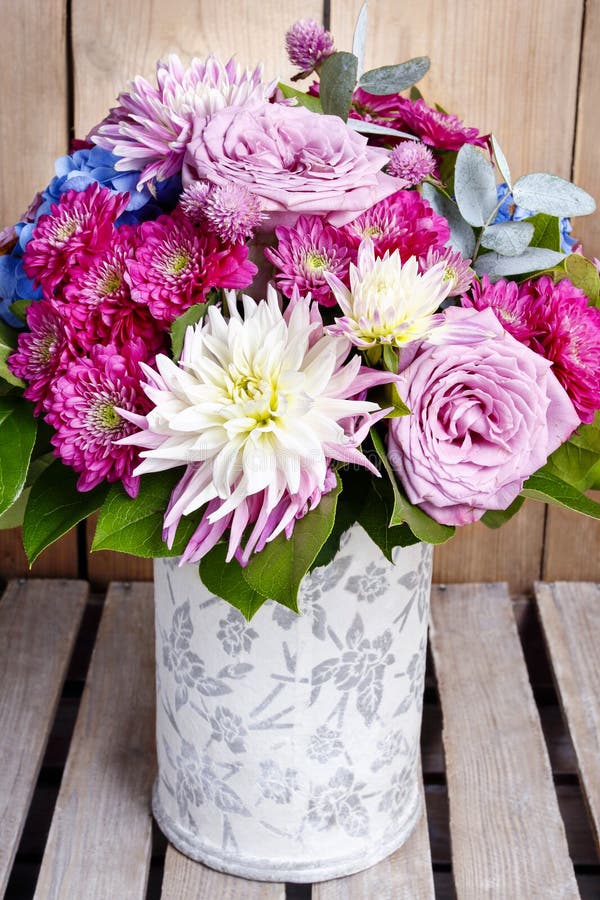 Bouquet D anniversaire Des Fleurs Image stock Image du Bouquet D anniversaire Des Fleurs Image stock Image du