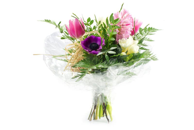 Bouquet dans la cellophane avec les fleurs roses et pourpres, d'isolement dessus photographie stock libre de droits Bouquet dans la cellophane avec les fleurs roses et pourpres, d'isolement dessus photographie stock libre de droits