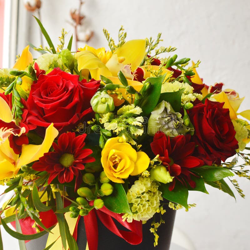Bouquet élégant avec des roses et des orchidées photographie stock Bouquet élégant avec des roses et des orchidées photographie stock