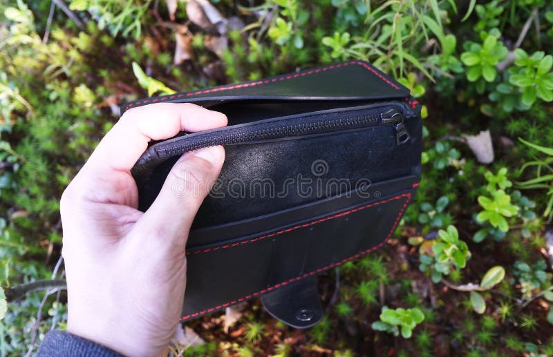 Bourse en cuir noire D?tails et plan rapproch? images stock Bourse en cuir noire D?tails et plan rapproch? images stock