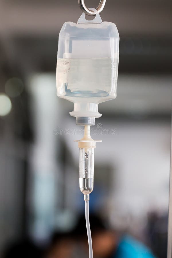 Bouteille d'infusion avec IV la solution photo stock Bouteille d'infusion avec IV la solution photo stock