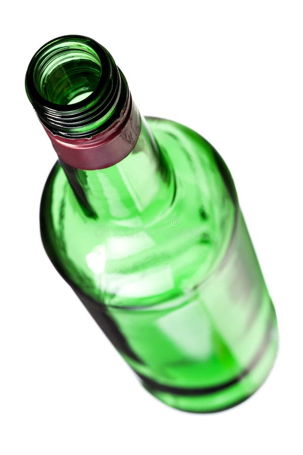 Bouteille En Verre Dépoli Vide Pour L'alcool Sur Un Fond Vert