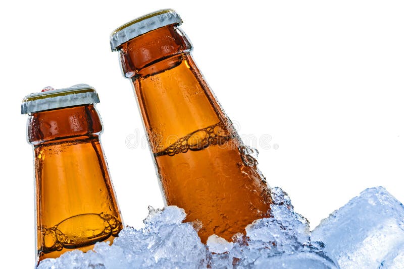 Bouteilles à bière froide photographie stock Bouteilles à bière froide photographie stock