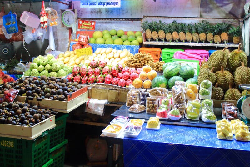 Boutique de fruit image stock. Image du marché, système 57732493