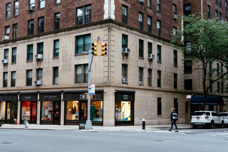 Boutique de luxe dans le côté est supérieur de Manhattan image libre de droits Boutique de luxe dans le côté est supérieur de Manhattan image libre de droits