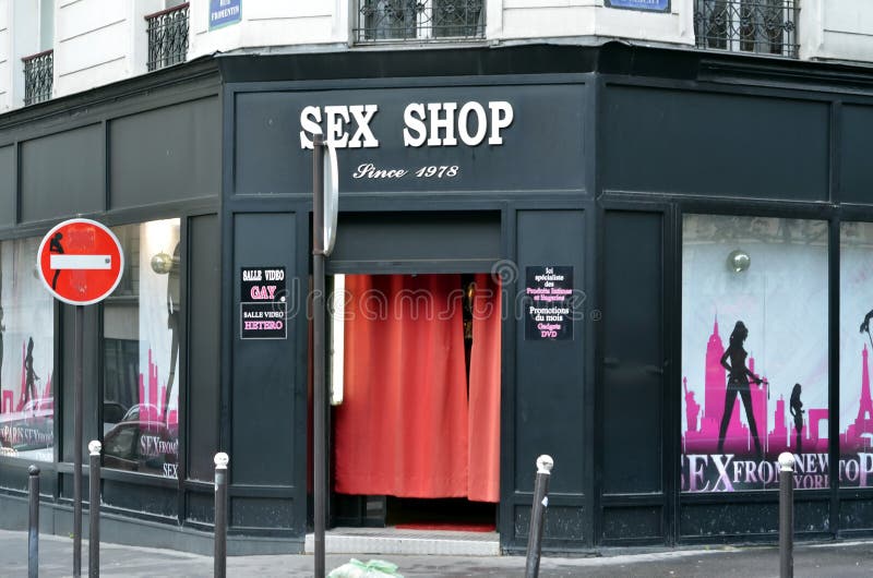 Boutique De Sexe Dans Montmartre Paris Photo Stock éditorial Image Du érotique Véhicule