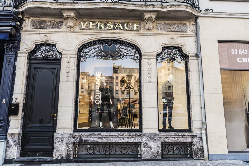 Boutique De Versace à Bruxelles, Belgique Image éditorial - Image du versace, bruxelles: 102766410