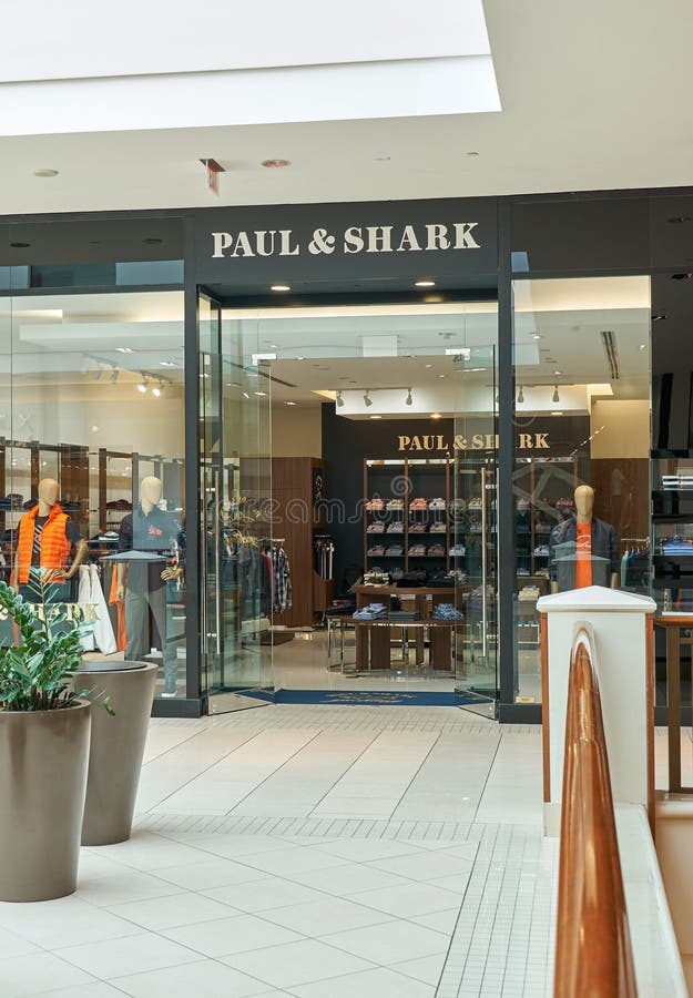 Boutique Famoso De Paul Shark Foto editorial - Imagen de cliente: