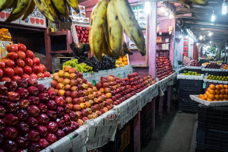 Boutique Indienne De Rue De Fruit Photo stock éditorial Image du