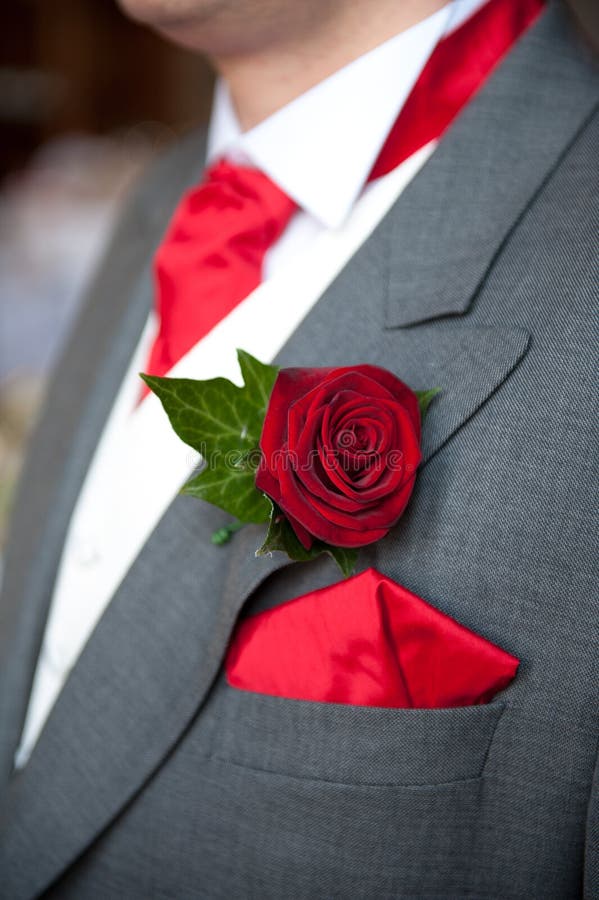 Mariage De Boutonnière De Rose De Rouge De Marié Image stock - Image du  fleur, fermer: 30293033