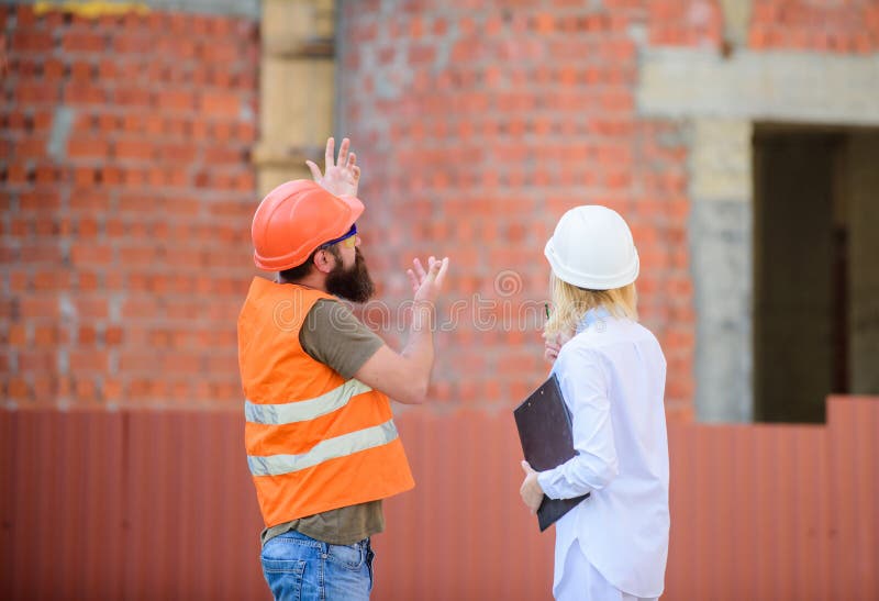Bouwprojectleiding Bouw industrieel project Bespreek vooruitgangsproject huis pictogram dat van sleutels, op bakstenen muurachter stock afbeeldingen Bouwprojectleiding Bouw industrieel project Bespreek vooruitgangsproject huis pictogram dat van sleutels, op bakstenen muurachter stock afbeeldingen